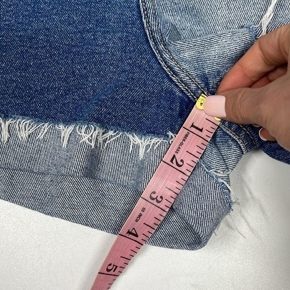 Hollister Ultra High Rise Mom Short 3" Two Toned Button Fly Size 25 - Picture 8 of 8